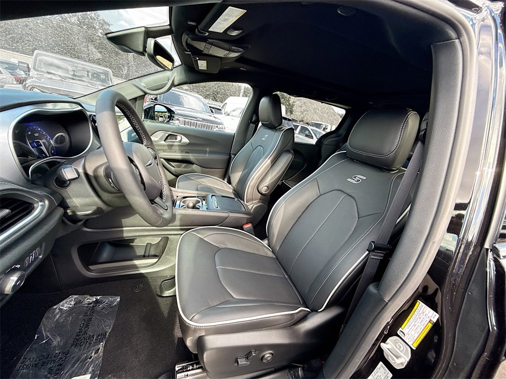 New 2026 Chrysler Pacifica Limited w/ S Appearance Package image 22