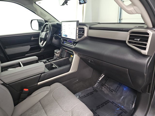 Used 2024 Toyota Tundra Limited AWD/4WD image 36