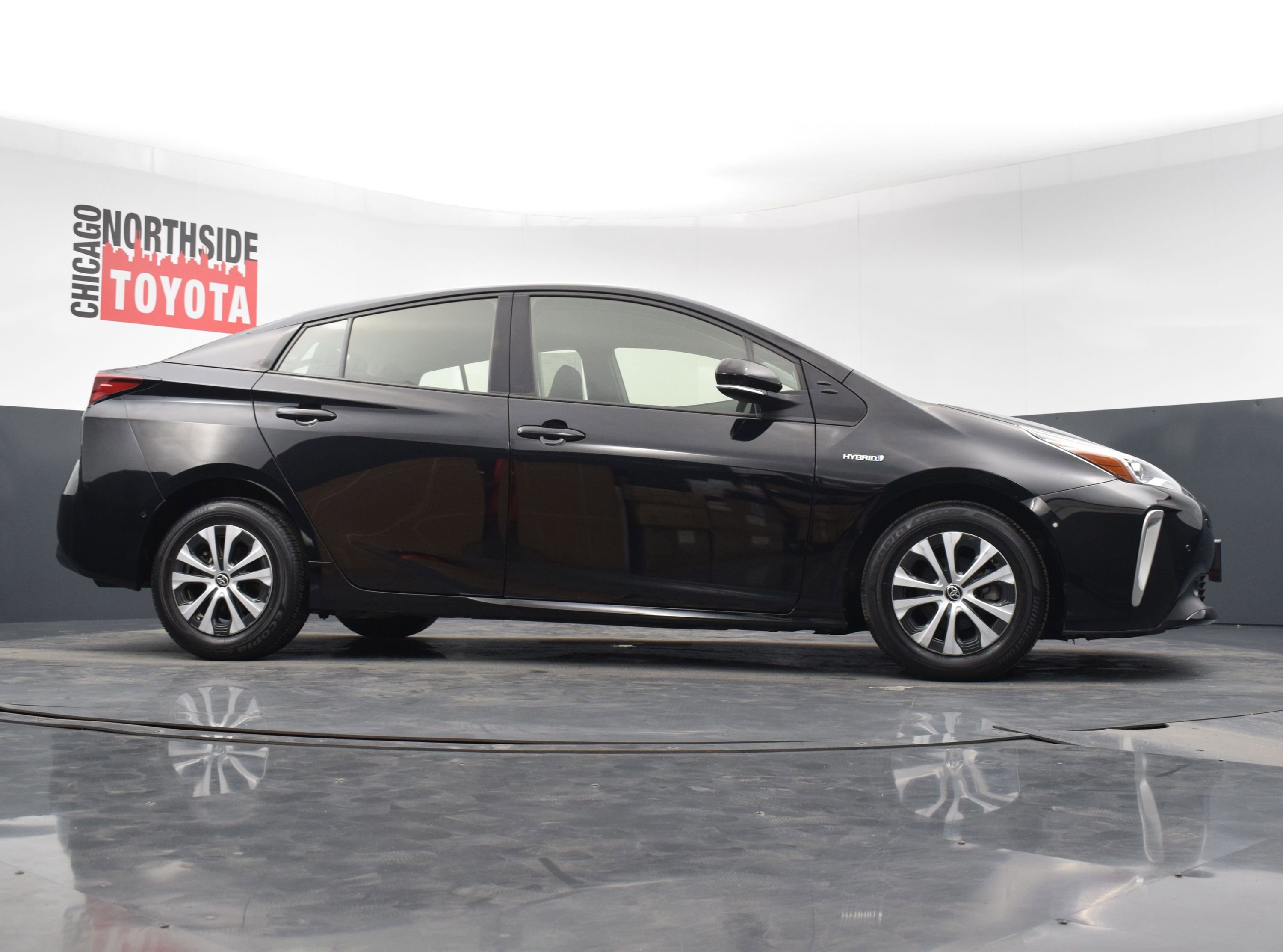 Used 2021 Toyota Prius LE image 28