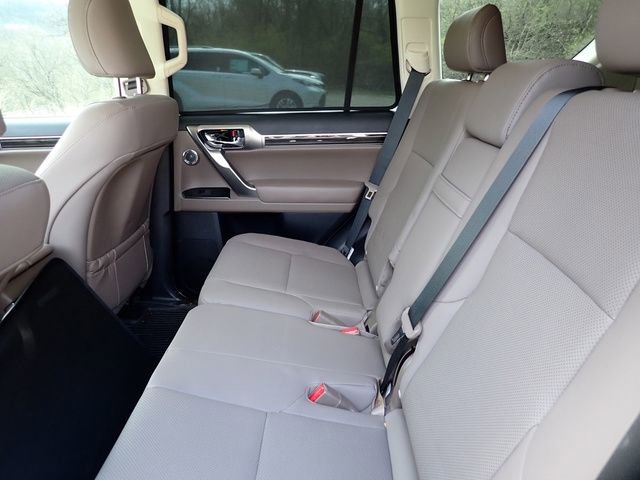 Used 2023 Lexus GX 460 Premium w/ Premium Plus Package image 11