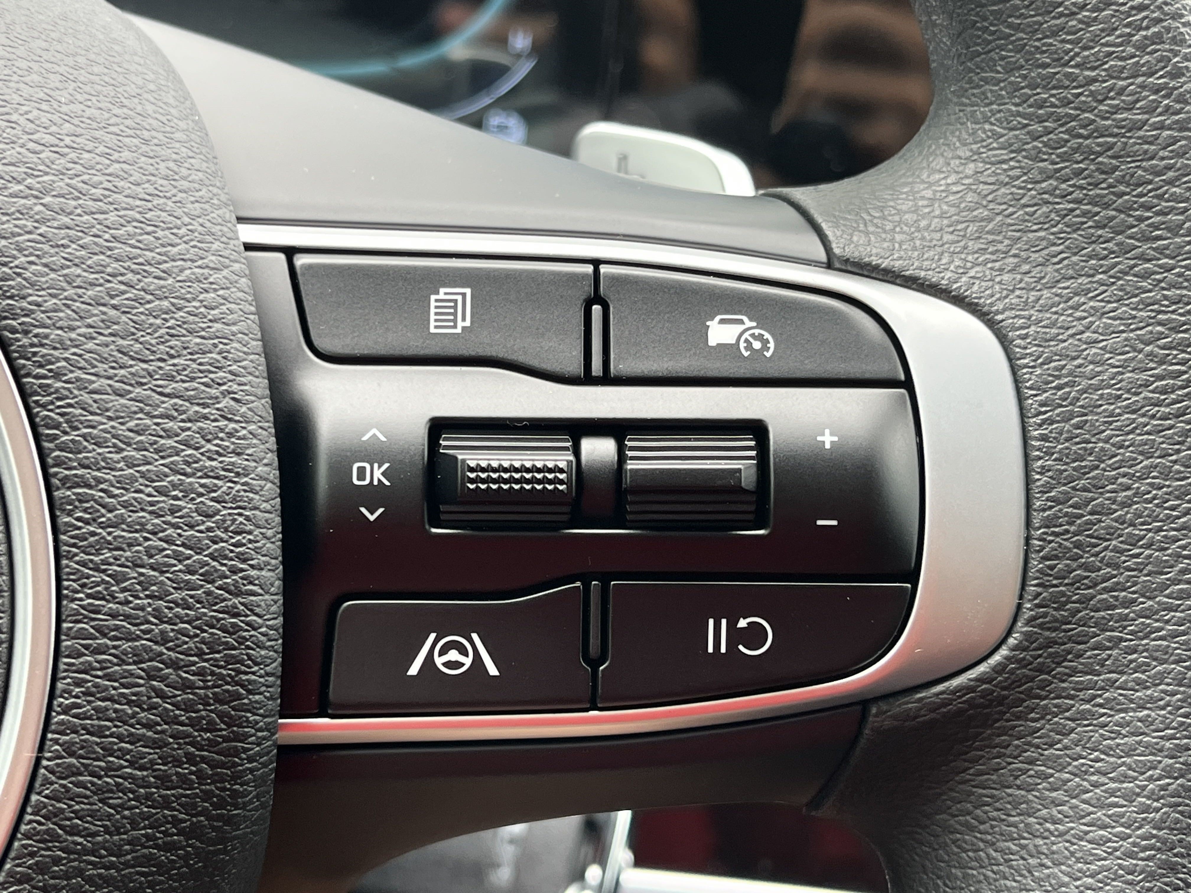New 2025 Kia Sportage LX AWD/4WD image 12