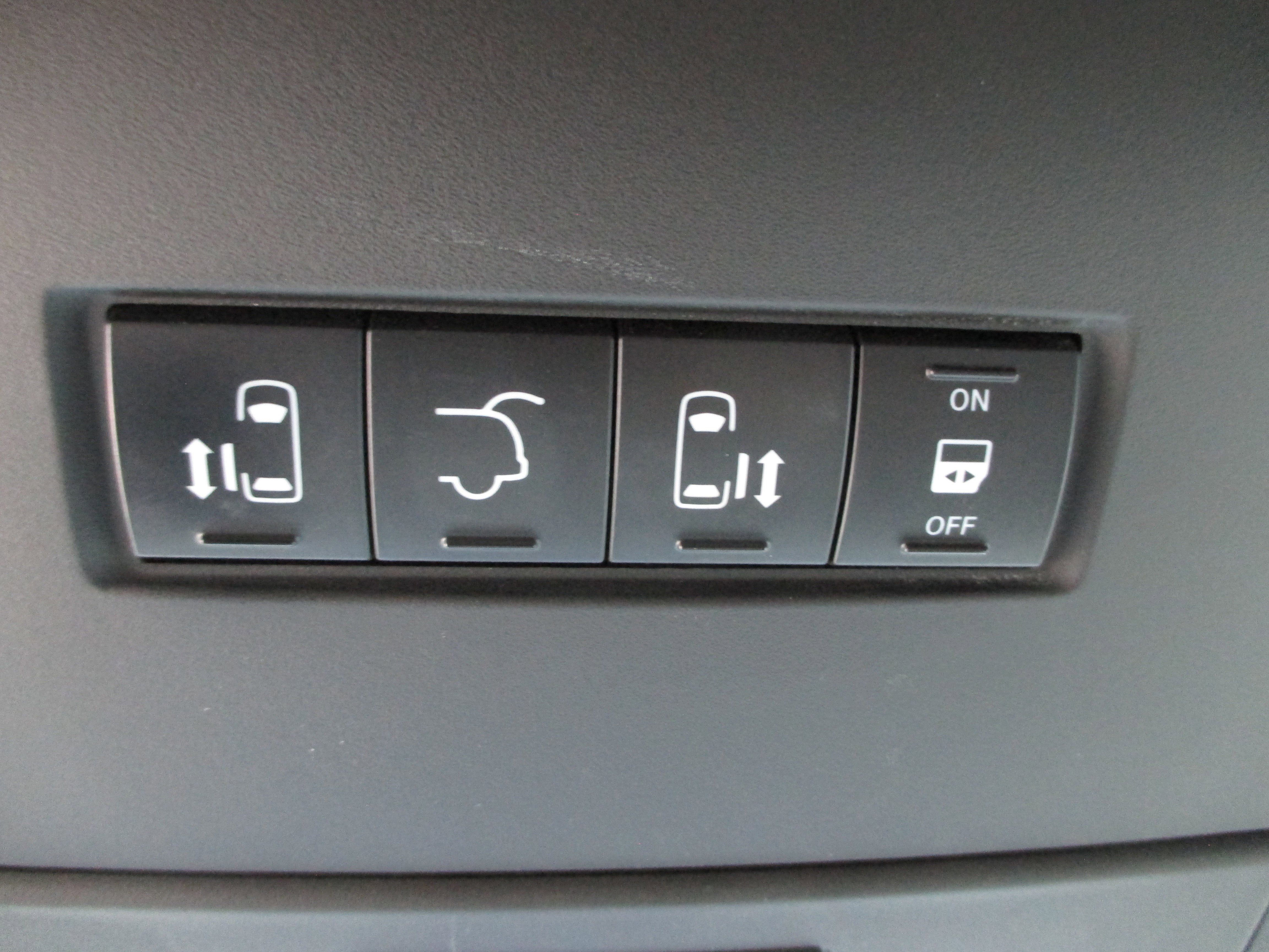 Used 2018 Dodge Grand Caravan SXT image 17