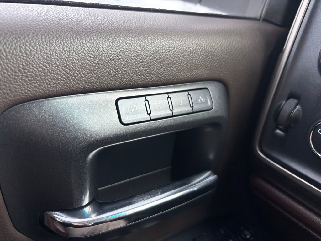 Used 2016 Chevrolet Silverado 2500 High Country image 29