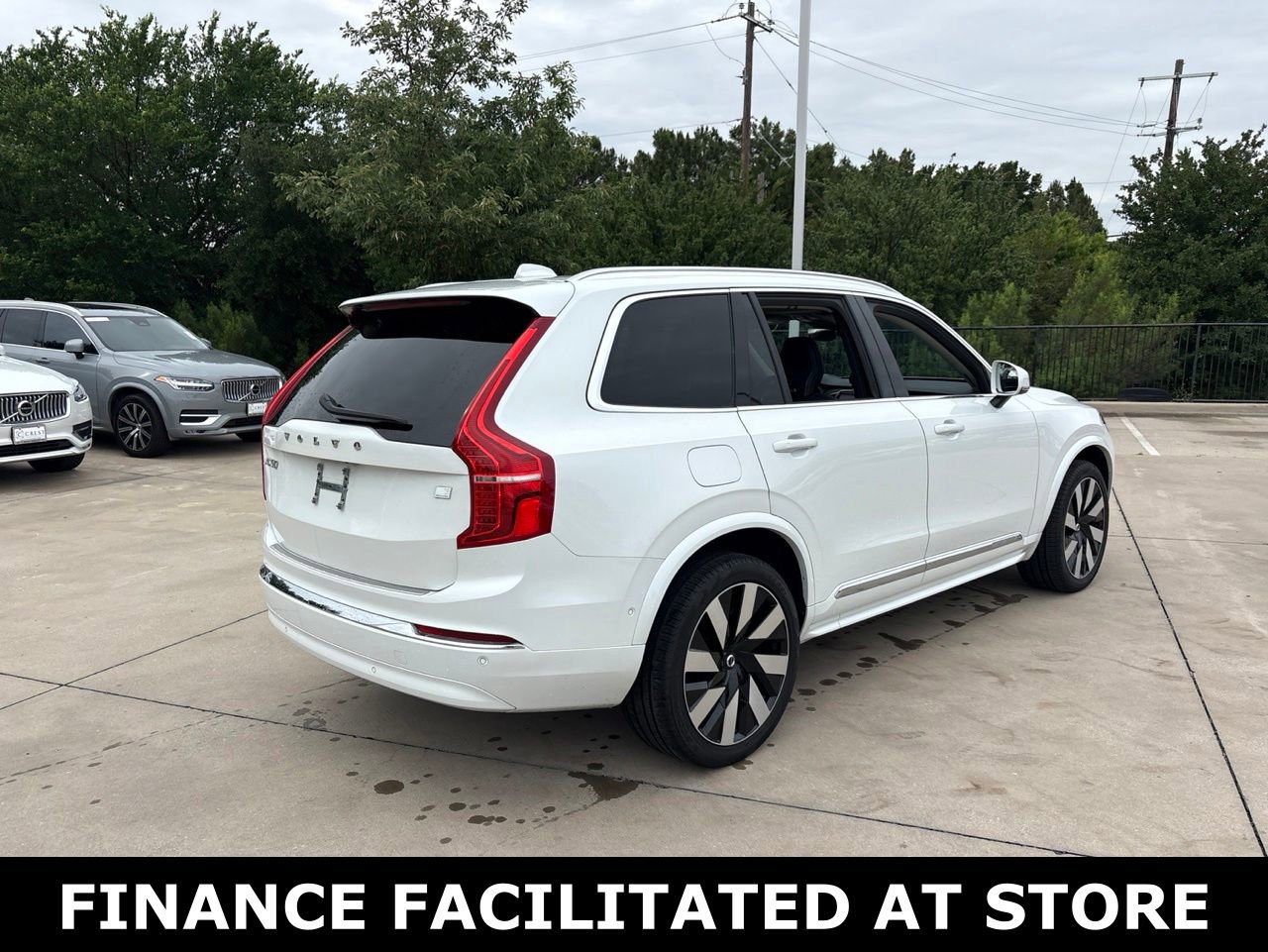 Certified 2023 Volvo XC90 T8 Ultimate w/ Protection Package Premier AWD/4WD image 5