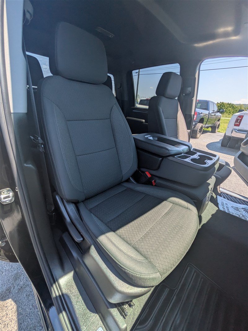 Used 2025 Chevrolet Silverado 2500 LT w/ Convenience Package AWD/4WD image 21