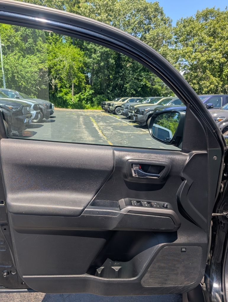 Used 2019 Toyota Tacoma TRD Pro AWD/4WD image 12