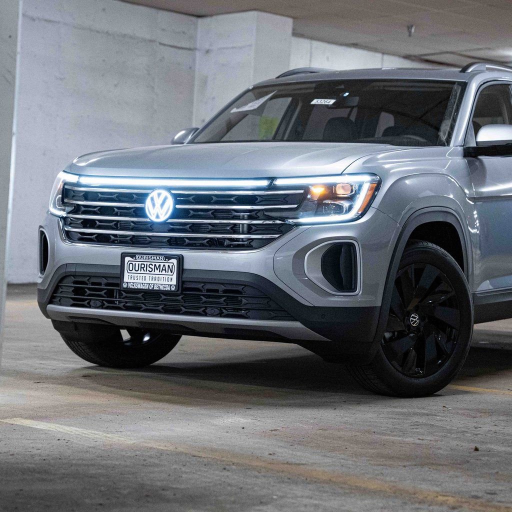 New 2026 Volkswagen Atlas SE image 2