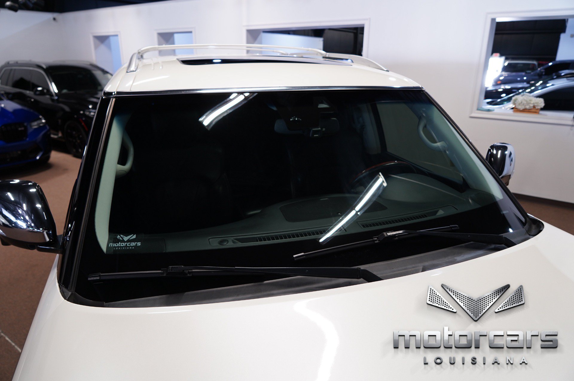 Used 2017 INFINITI QX80 2WD w/ Deluxe Technology Package image 12