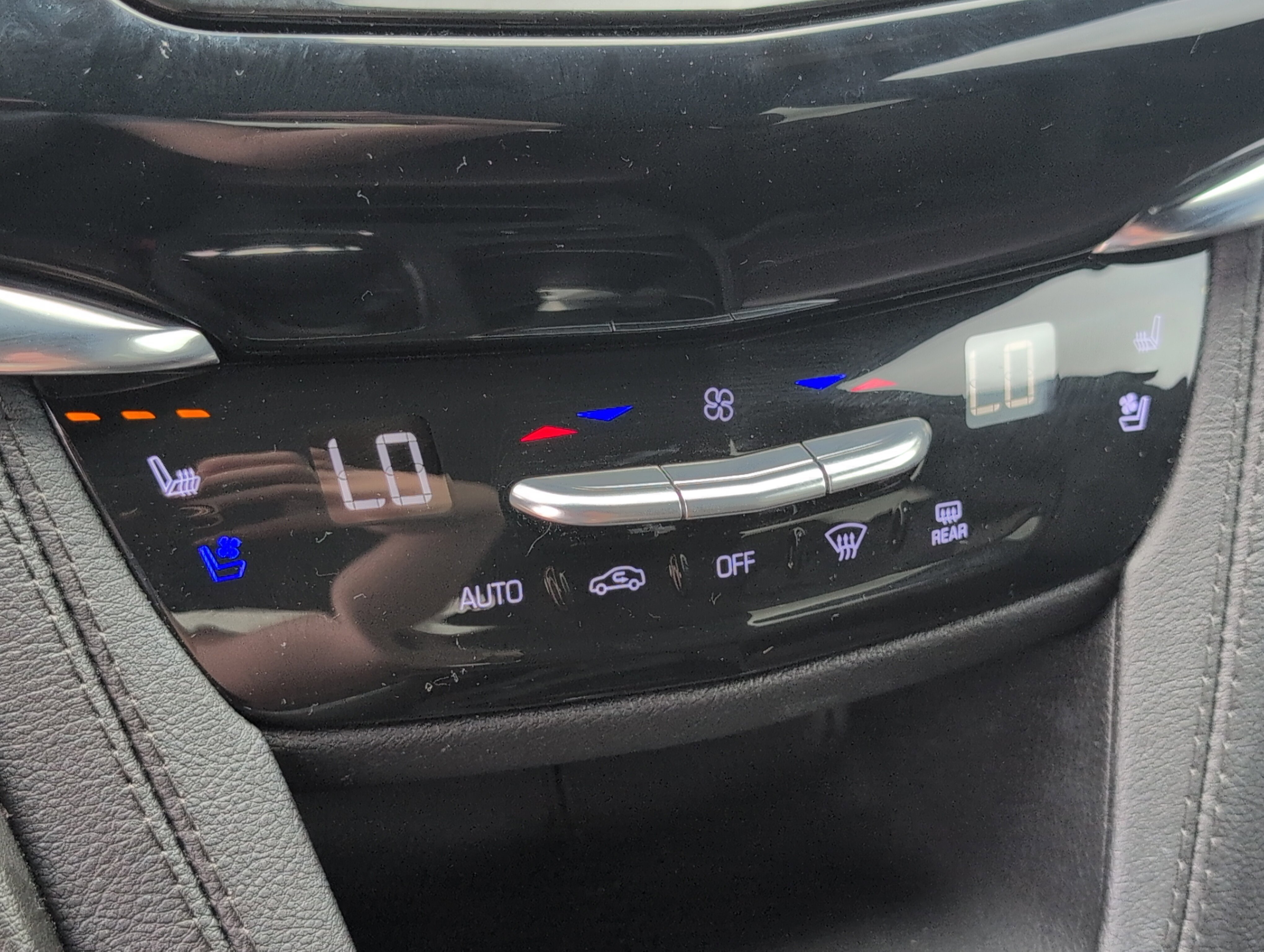 Certified 2023 Cadillac XT6 Premium Luxury w/ Technology Package image 23