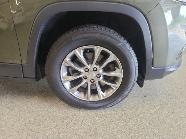 Used 2019 Jeep Cherokee Latitude Plus w/ Cold Weather Group image 8