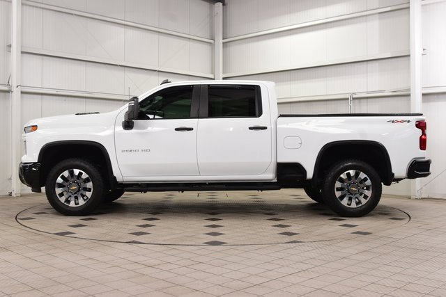 Used 2024 Chevrolet Silverado 2500 Custom w/ Custom Value Package image 4