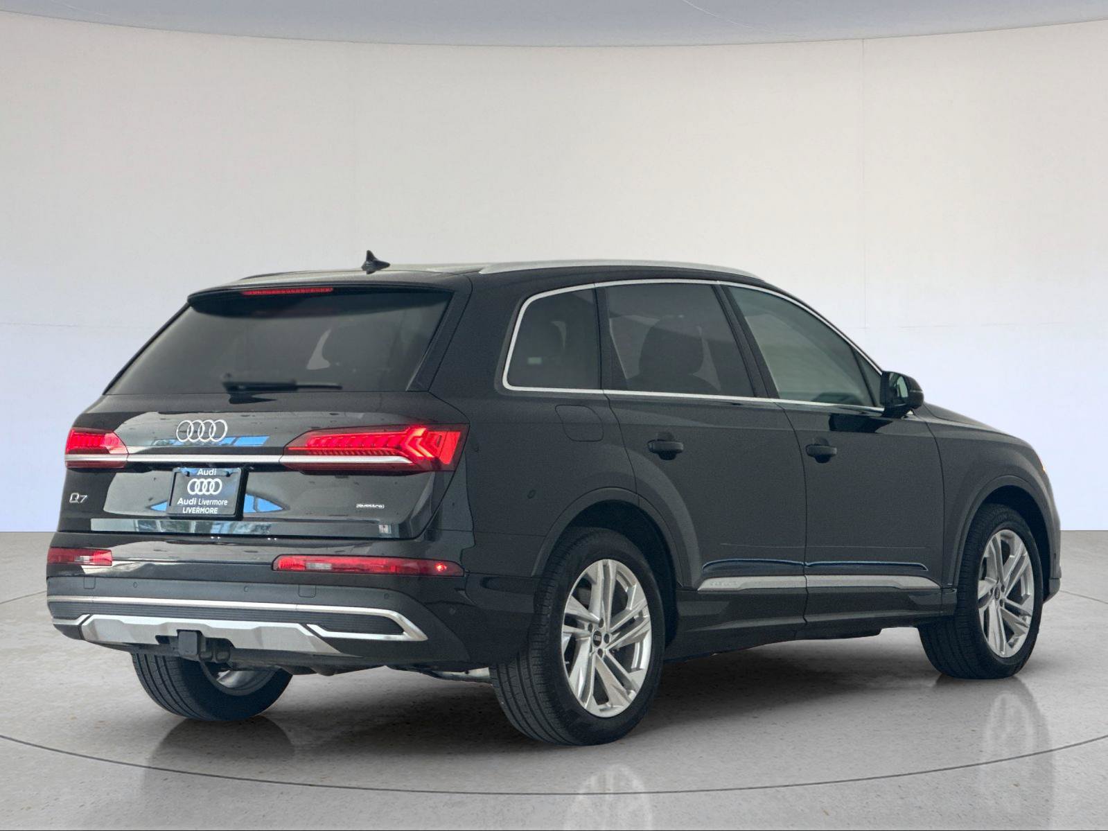 Used 2023 Audi Q7 3.0T Premium Plus w/ Premium Plus Package AWD/4WD image 6