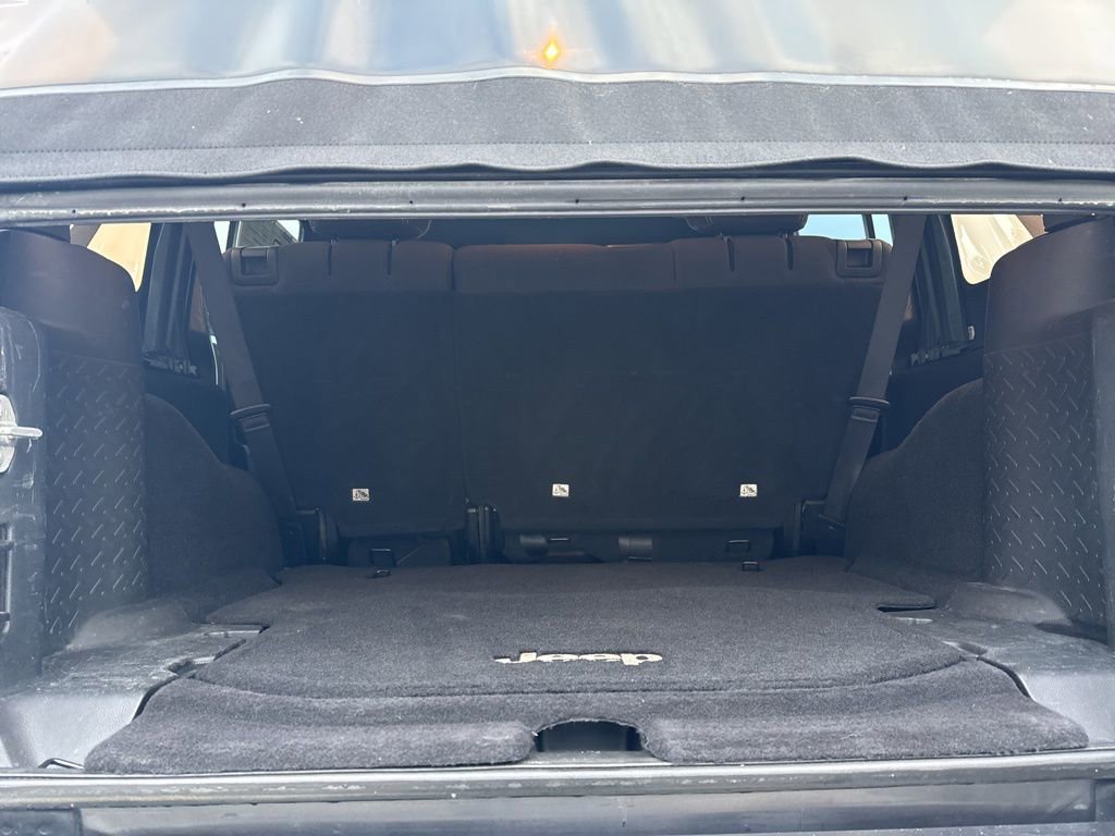 Used 2017 Jeep Wrangler Unlimited Sahara image 31