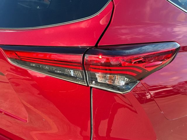 Used 2020 Toyota Highlander Limited FWD image 31