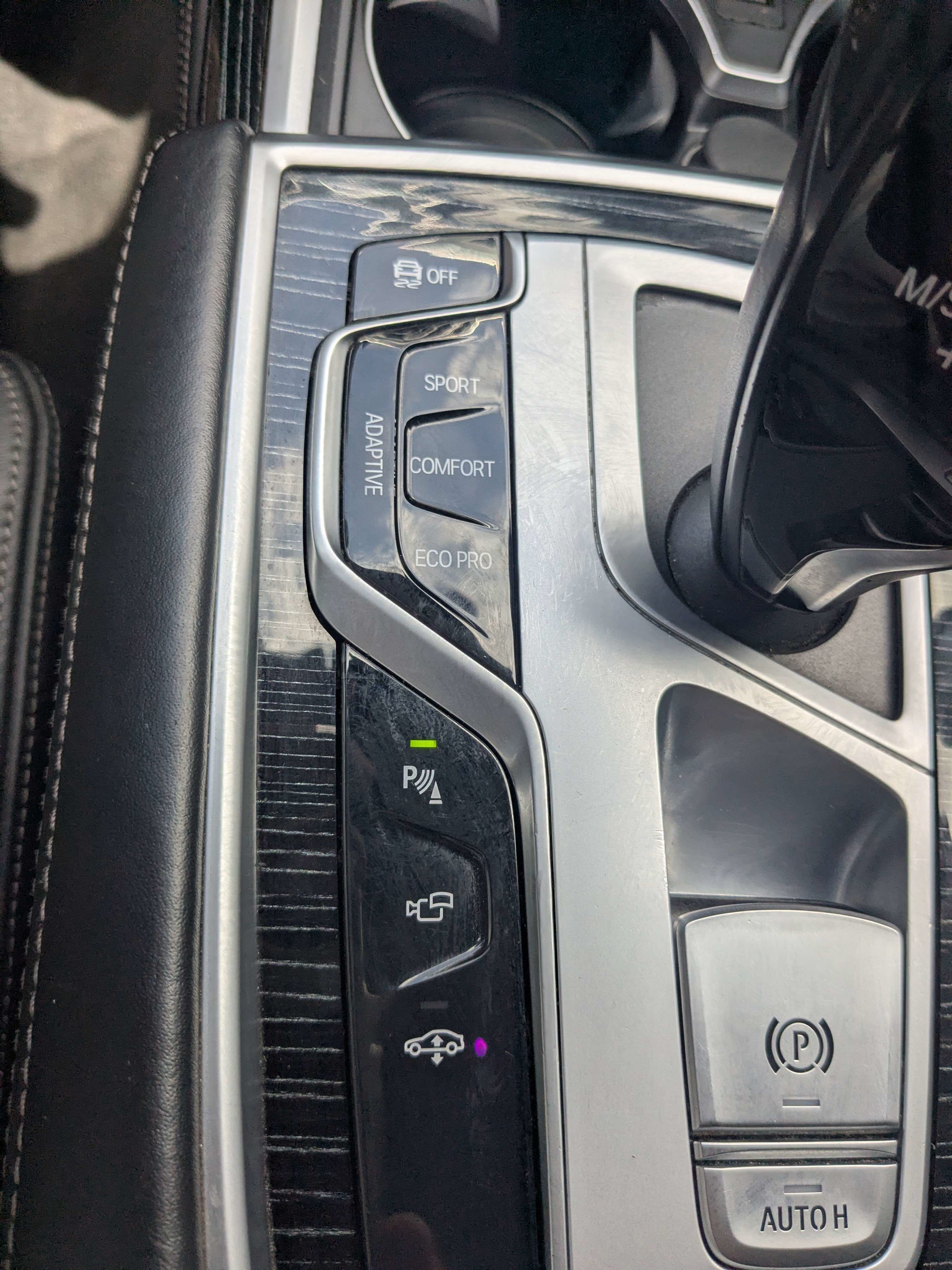 Used 2022 BMW 750Li xDrive AWD/4WD image 28