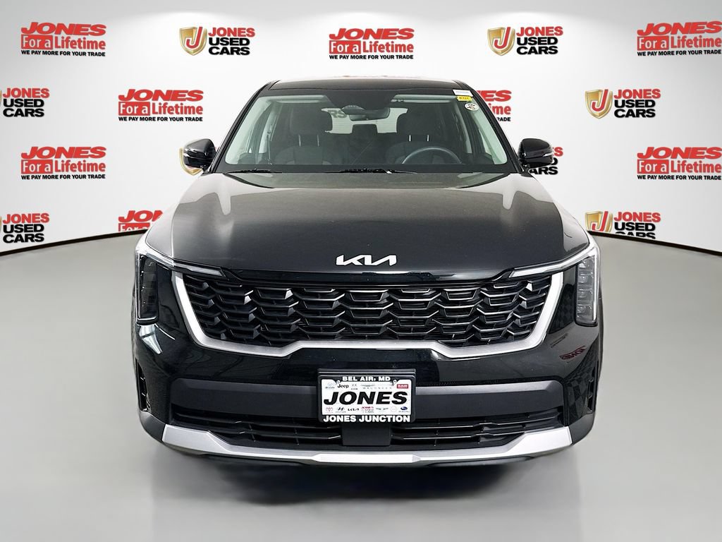 Certified 2025 Kia Sorento LX FWD image 12