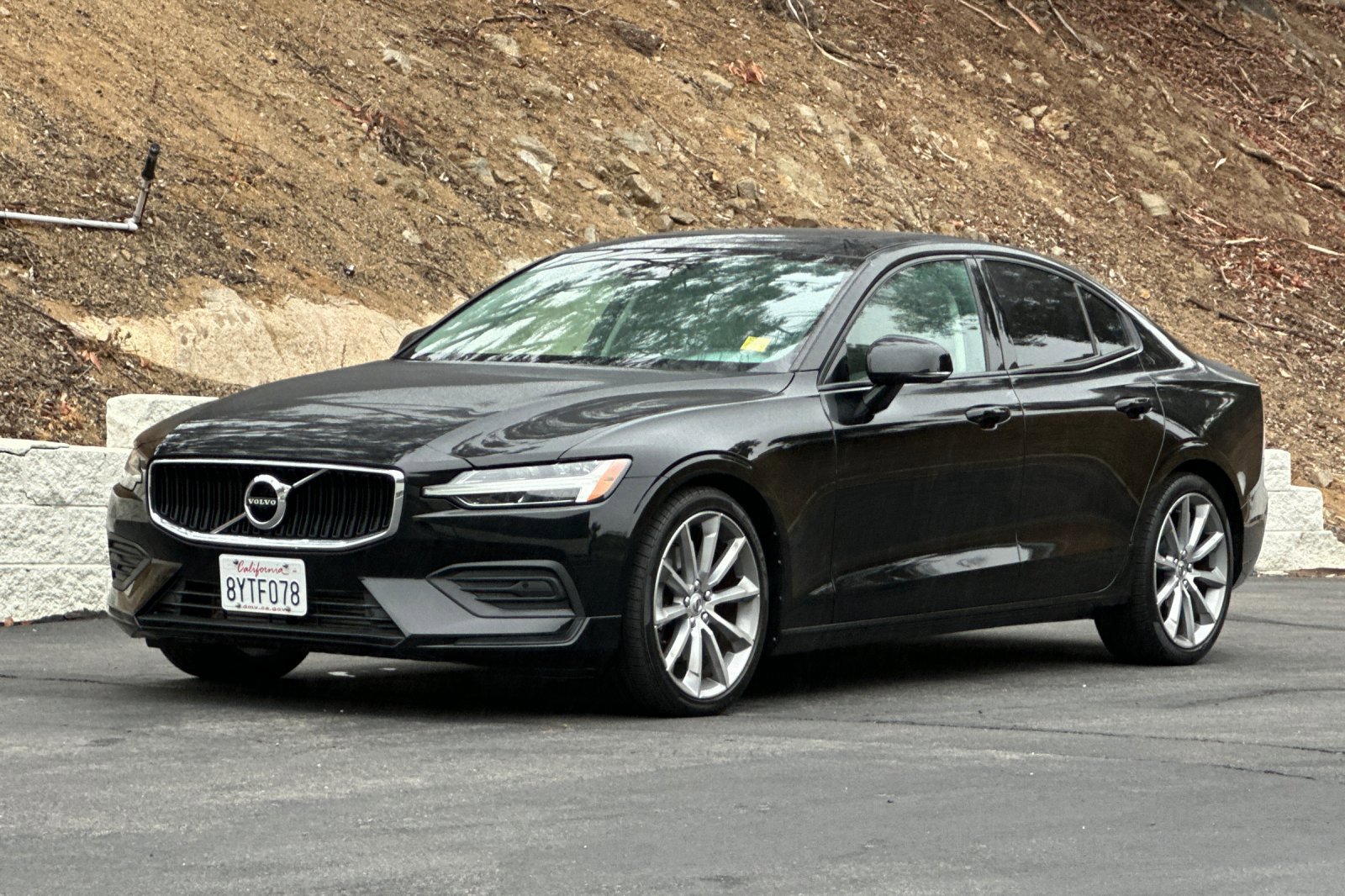 Used 2019 Volvo S60 T5 Momentum w/ Premium Package FWD image 8