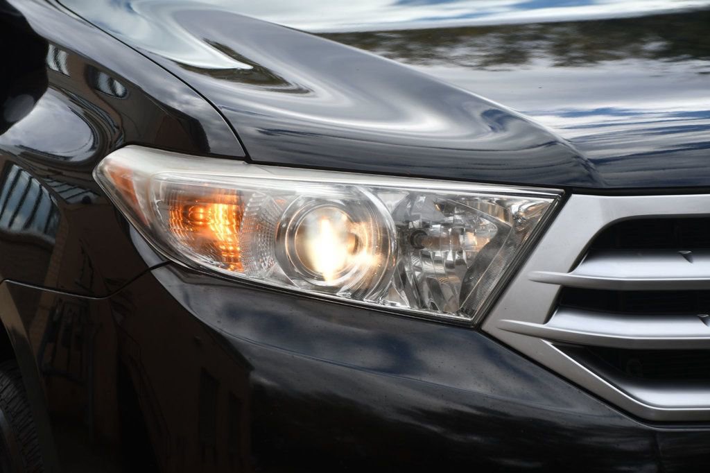 Used 2013 Toyota Highlander SE image 14