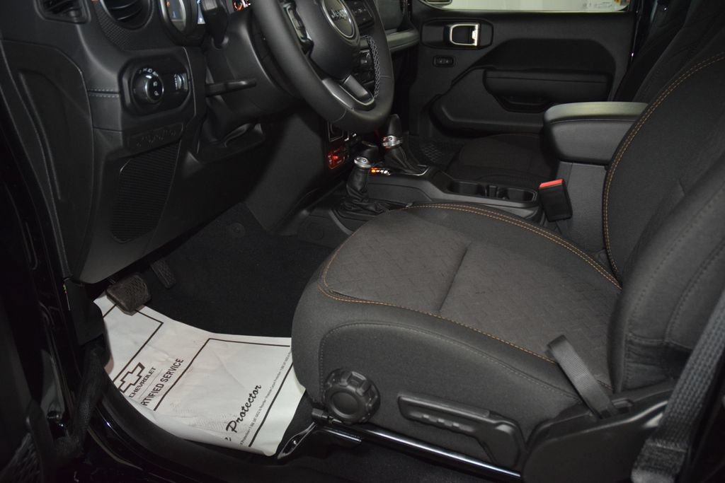 Used 2026 Jeep Gladiator Mojave w/ Safety Group AWD/4WD image 42