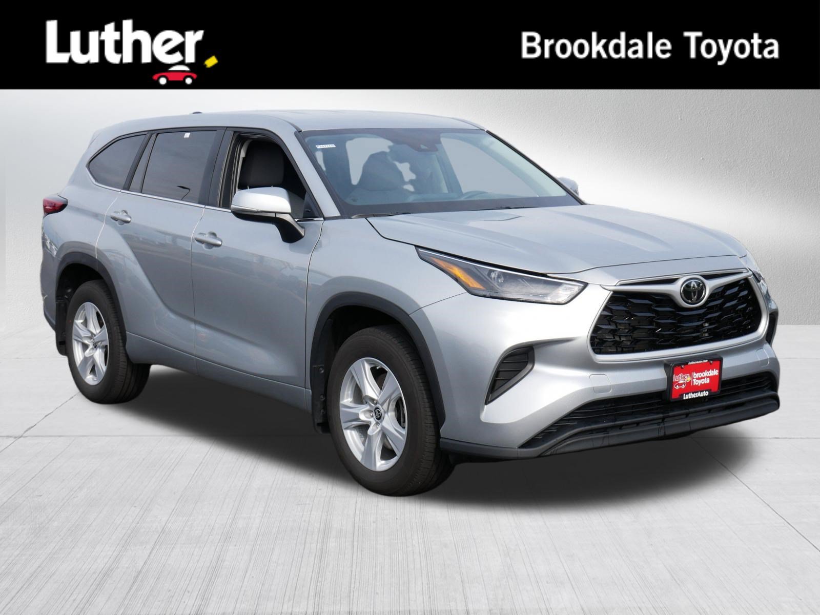 Used 2023 Toyota Highlander L AWD/4WD image 1
