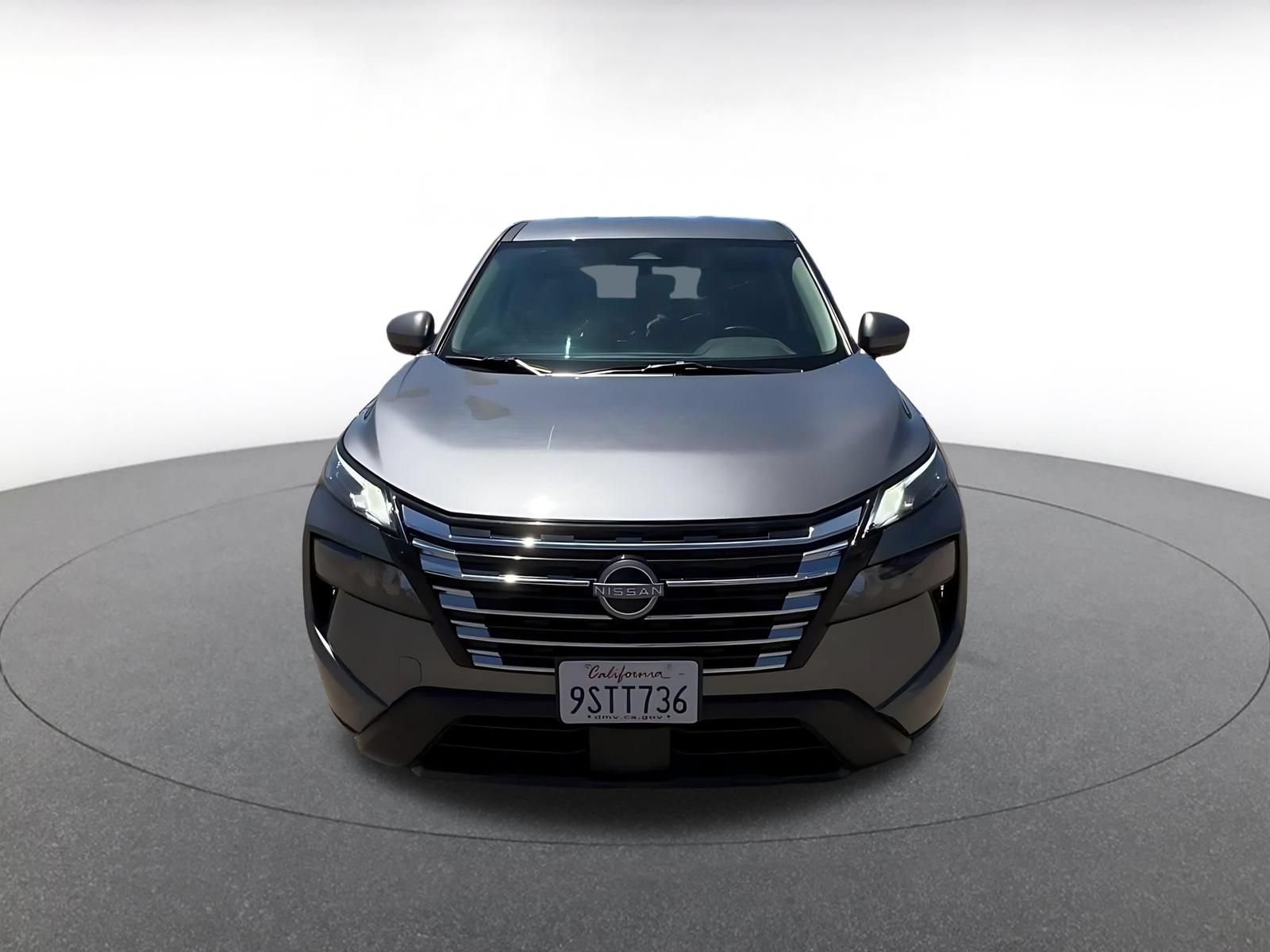 Used 2025 Nissan Rogue SV FWD image 4