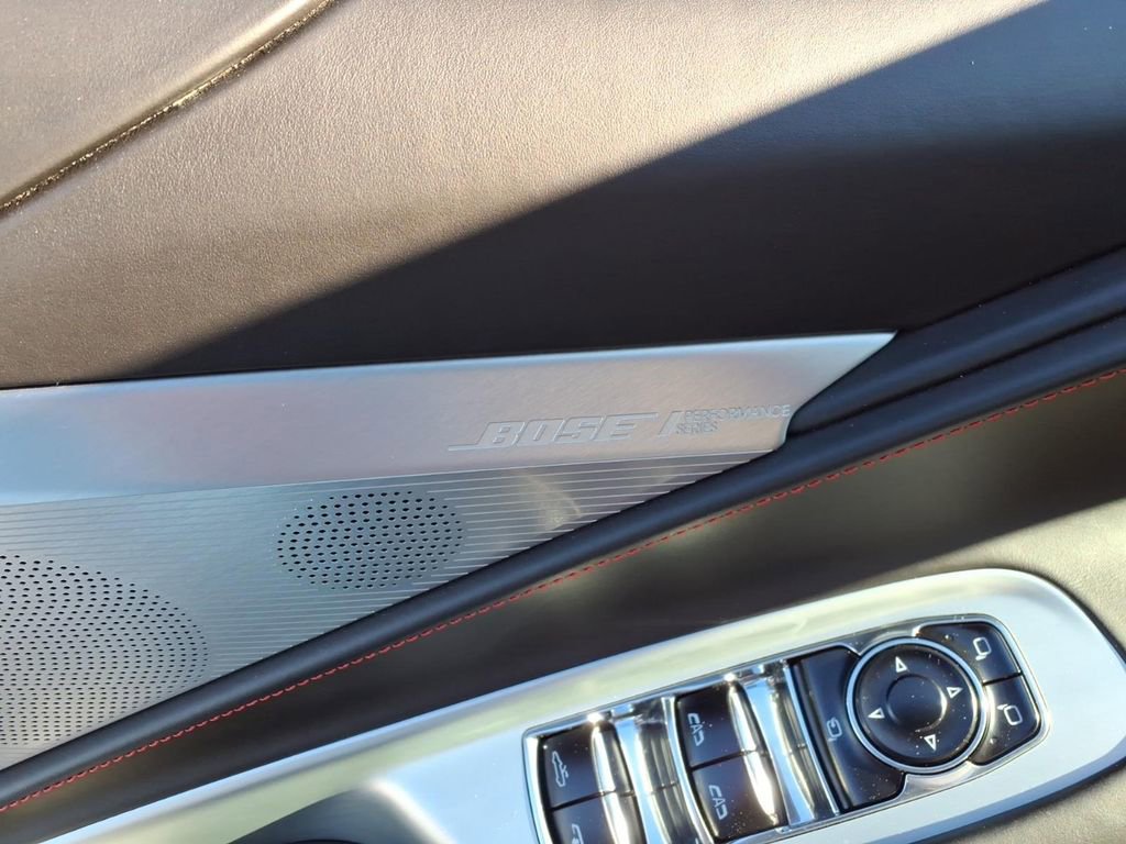 Used 2022 Chevrolet Corvette Stingray Premium Conv w/ Z51 Performance Package image 10