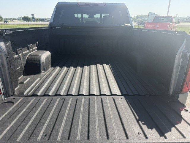 Used 2026 Chevrolet Silverado 1500 High Country w/ Technology Package AWD/4WD image 9