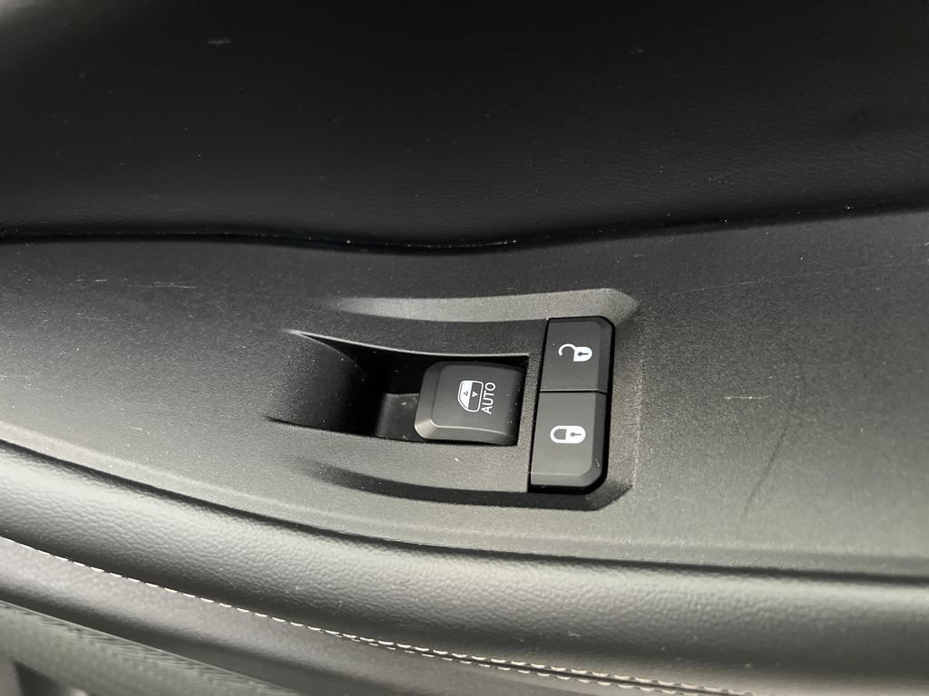 Used 2024 Jeep Grand Cherokee Altitude RWD image 31