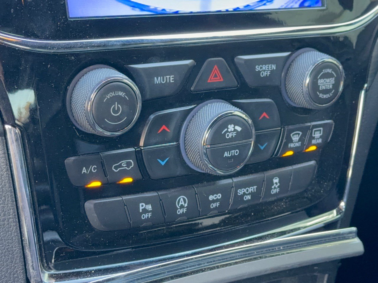 Used 2019 Jeep Grand Cherokee Altitude RWD image 22