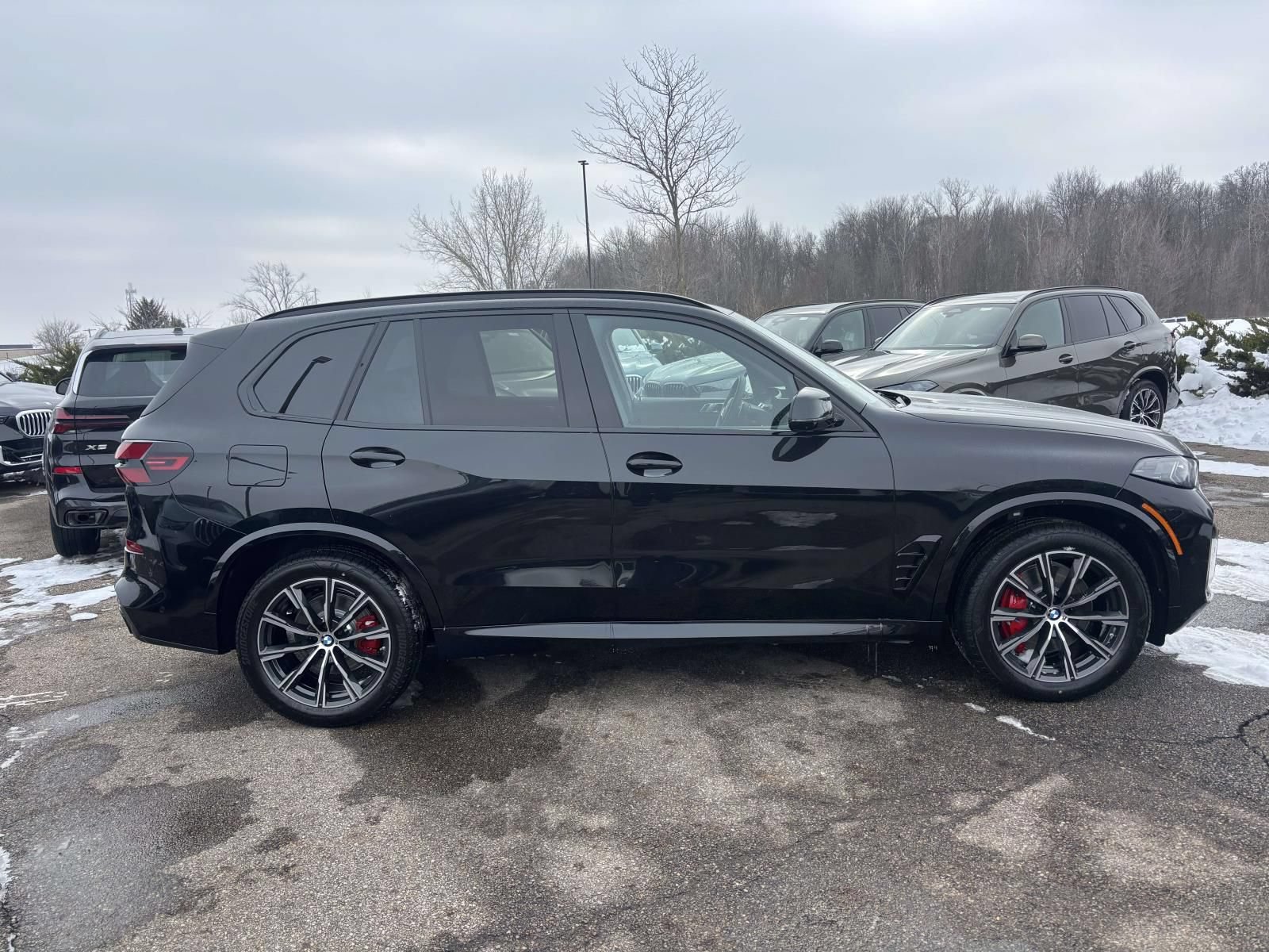 New 2026 BMW X5 xDrive40i w/ M Sport Package AWD/4WD image 8