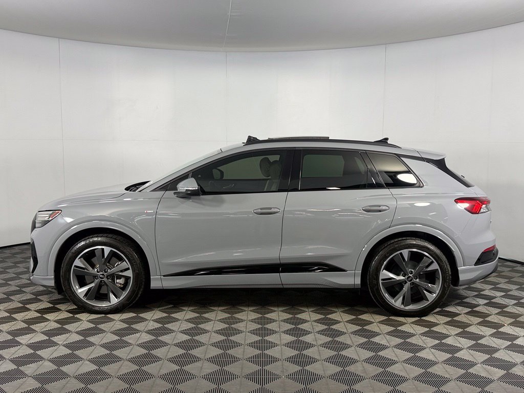 Used 2025 Audi Q4 e-tron Prestige w/ Black Optic Package AWD/4WD image 11
