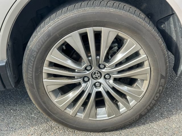 Certified 2023 Toyota Venza Limited AWD/4WD image 13