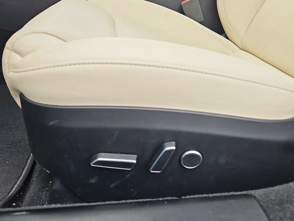 Used 2022 Tesla Model S AWD/4WD image 22