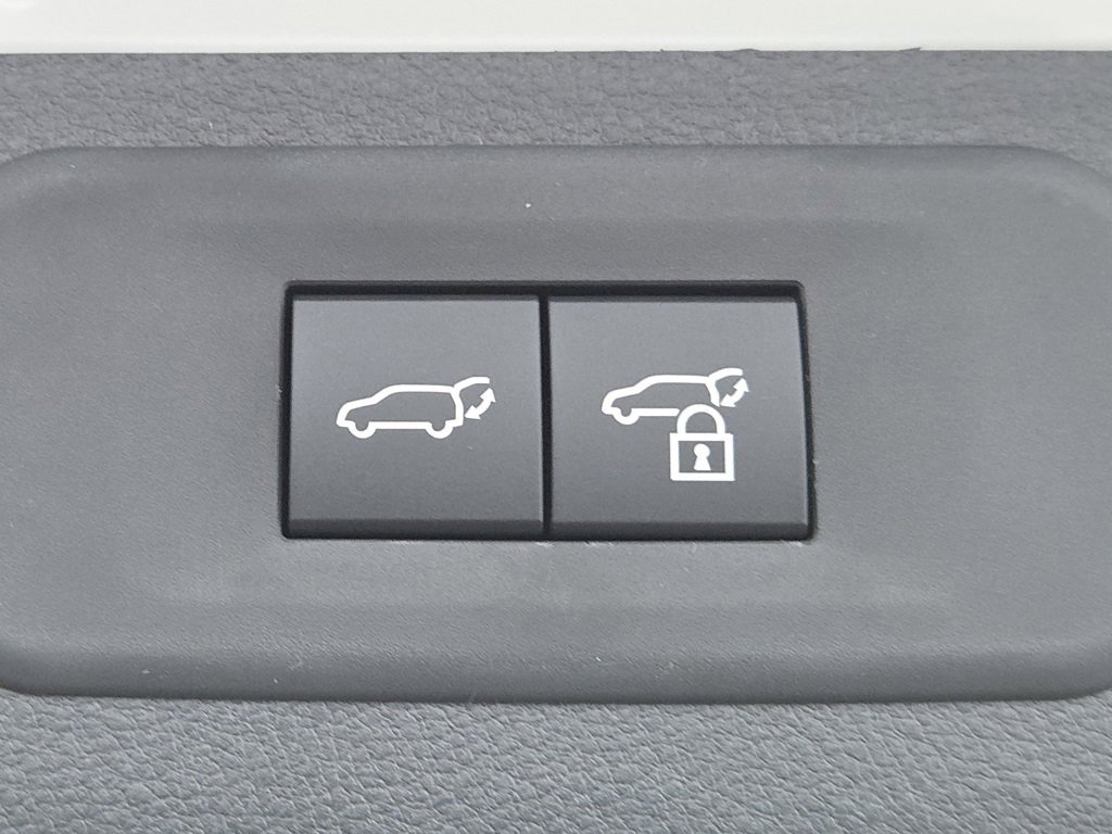 New 2026 Lexus TX 500h AWD image 31