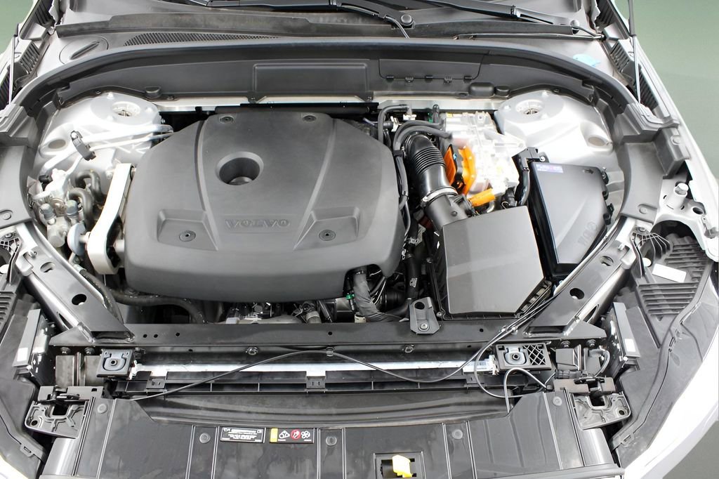 Certified 2023 Volvo XC60 T8 Ultimate image 32
