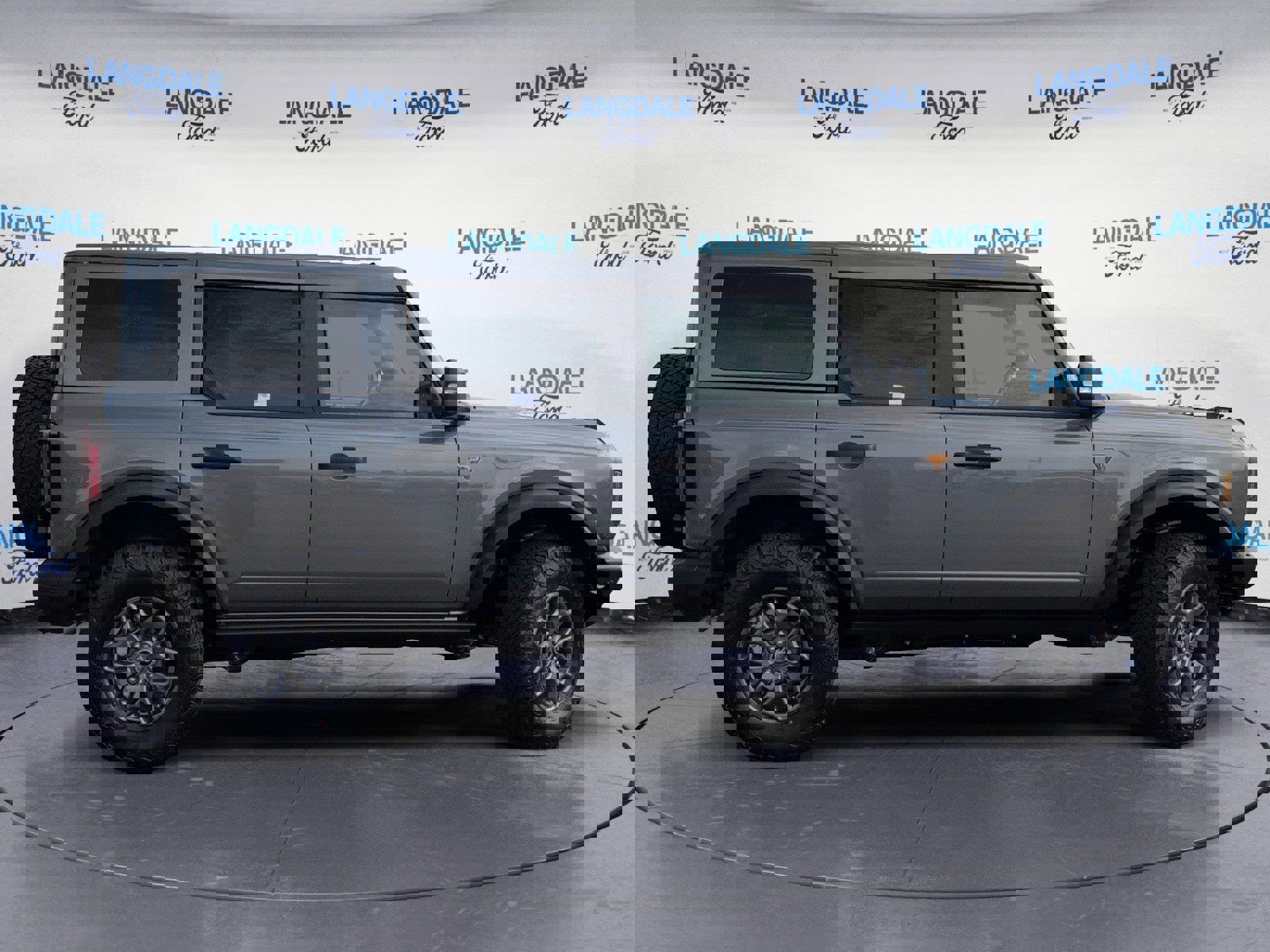 New 2025 Ford Bronco Badlands image 3