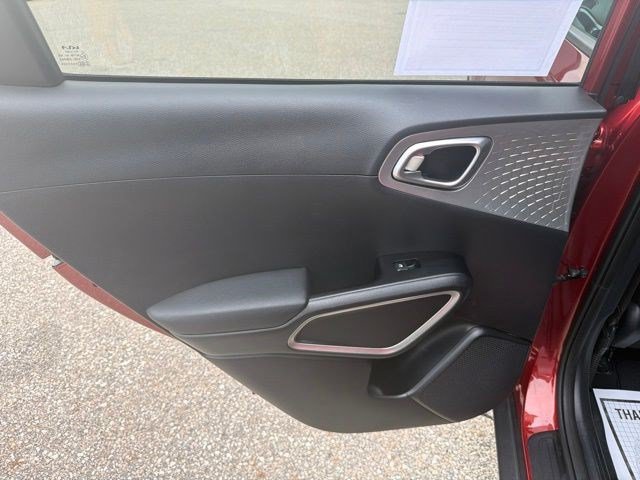Used 2024 Kia Soul LX w/ Option Group 015 FWD image 14