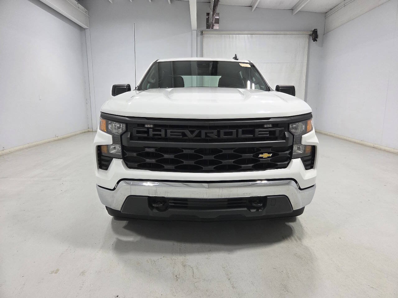 Used 2024 Chevrolet Silverado 1500 W/T w/ Trailering Package AWD/4WD image 4