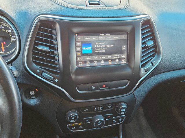 Used 2020 Jeep Cherokee Latitude Plus image 14