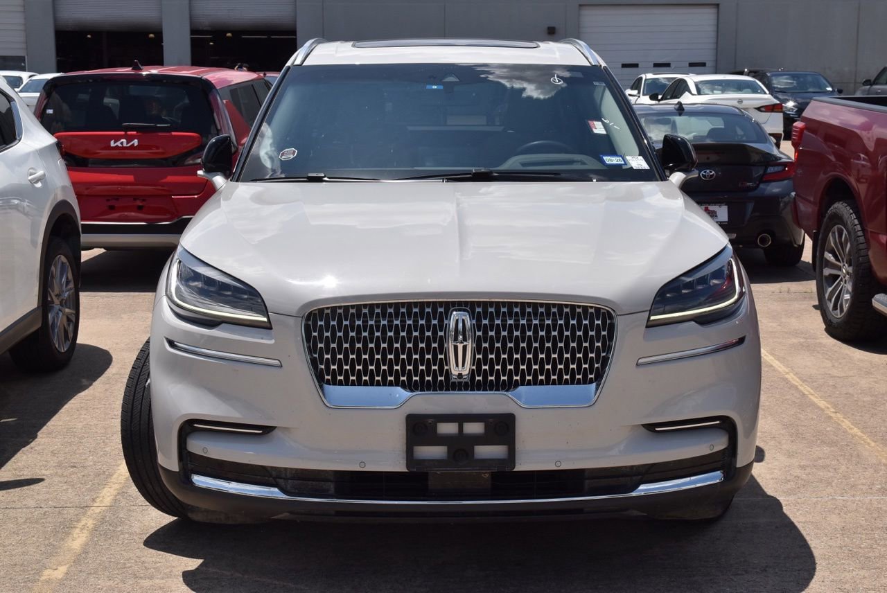Used 2023 Lincoln Aviator Reserve w/ Equipment Group 201A RWD image 3