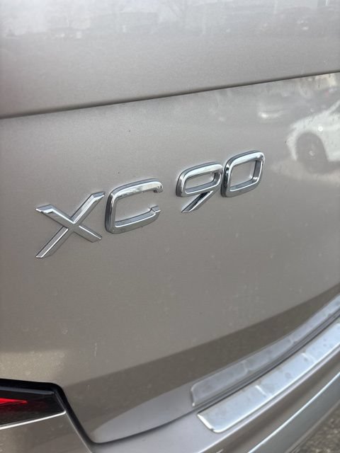 New 2026 Volvo XC90 T8 Plus w/ Protection Package Premier AWD/4WD image 4