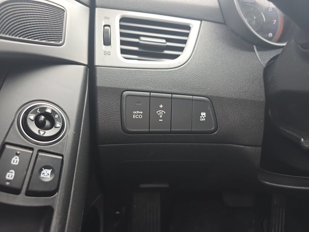 Used 2016 Hyundai Elantra Value Edition FWD image 41