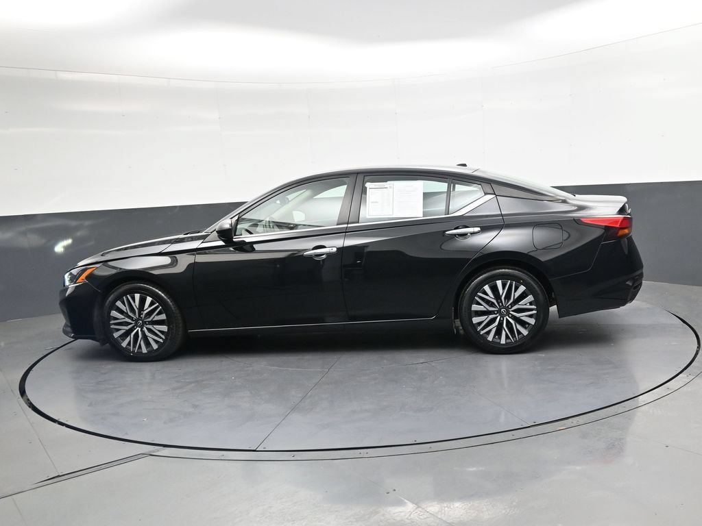 Used 2024 Nissan Altima 2.5 SV FWD image 10