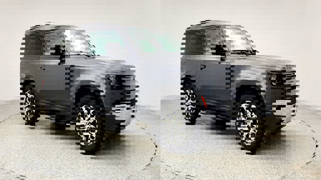 Used 2025 Land Rover Defender 90 S image 3