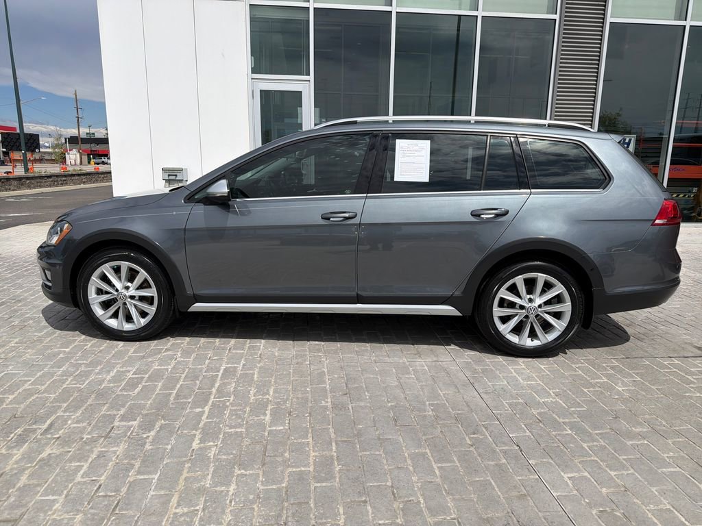 Used 2017 Volkswagen Golf Alltrack SE AWD/4WD image 2
