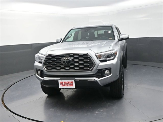 Used 2022 Toyota Tacoma TRD Off-Road image 2