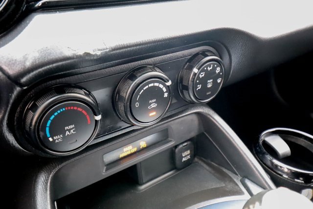 Used 2016 MAZDA MX-5 Miata Sport image 5