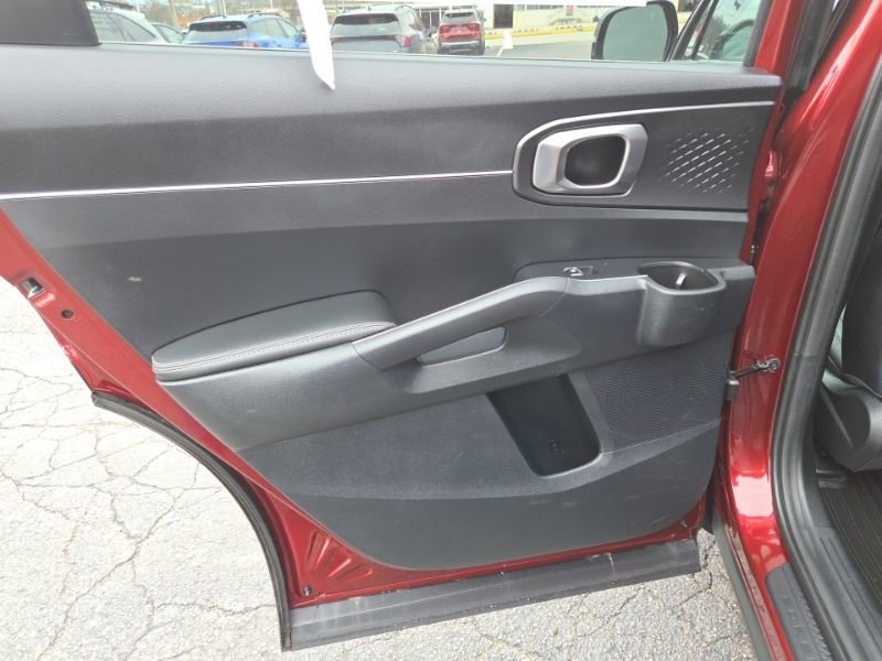 Used 2025 Kia Sorento S image 21