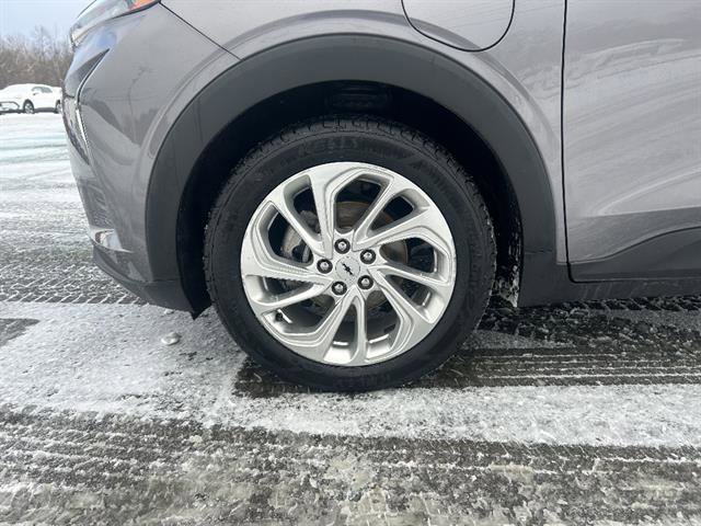 Certified 2023 Chevrolet Bolt EUV LT w/ Driver Confidence Package image 11