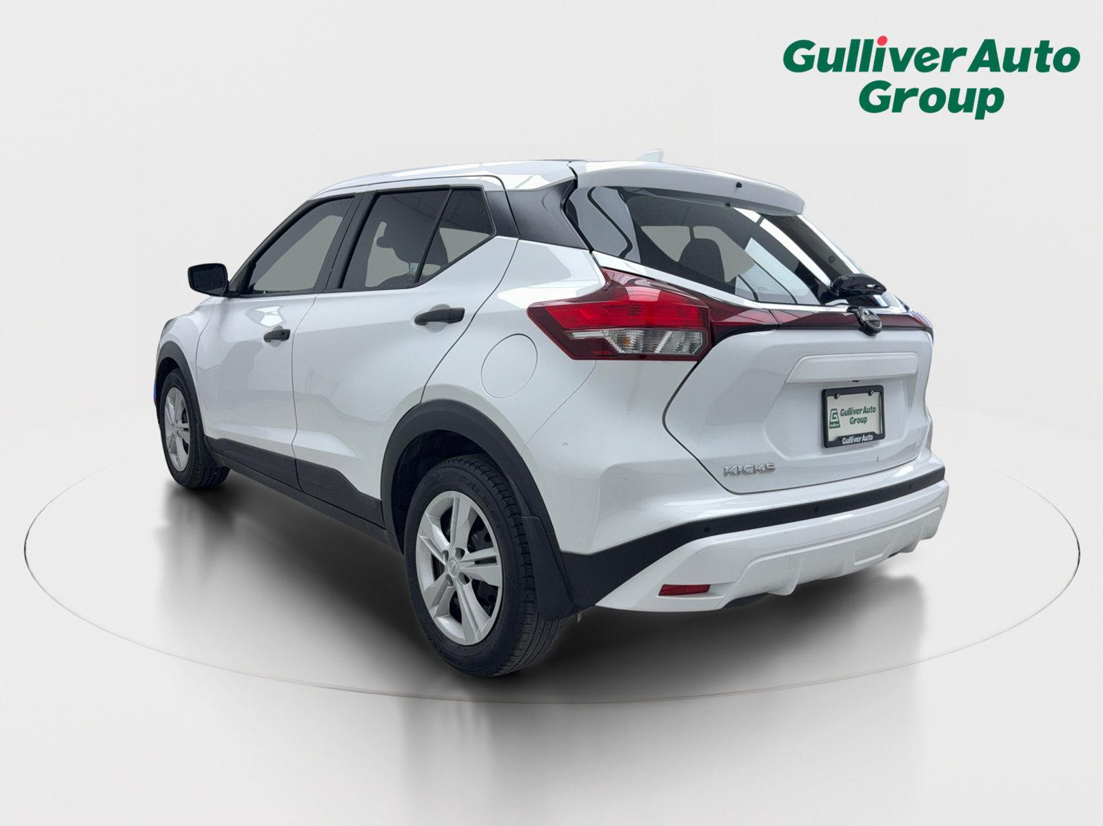 Used 2023 Nissan Kicks S FWD image 4